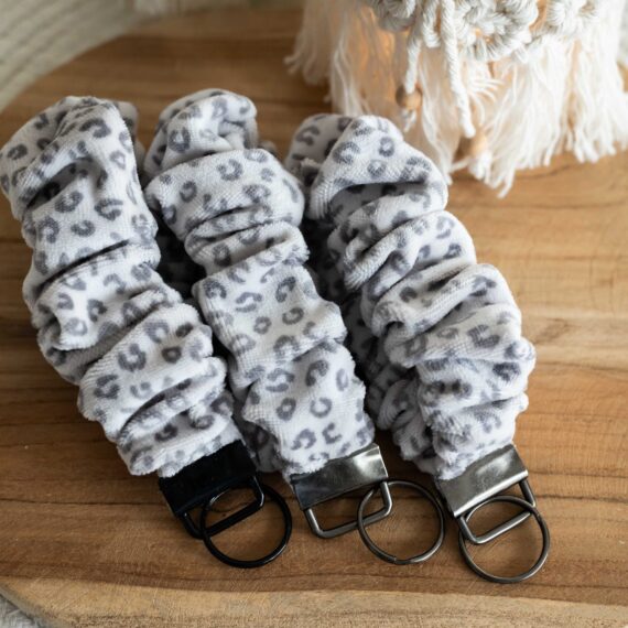 Scrunchie Schlüsselanhänger aus Nickistoff - grau