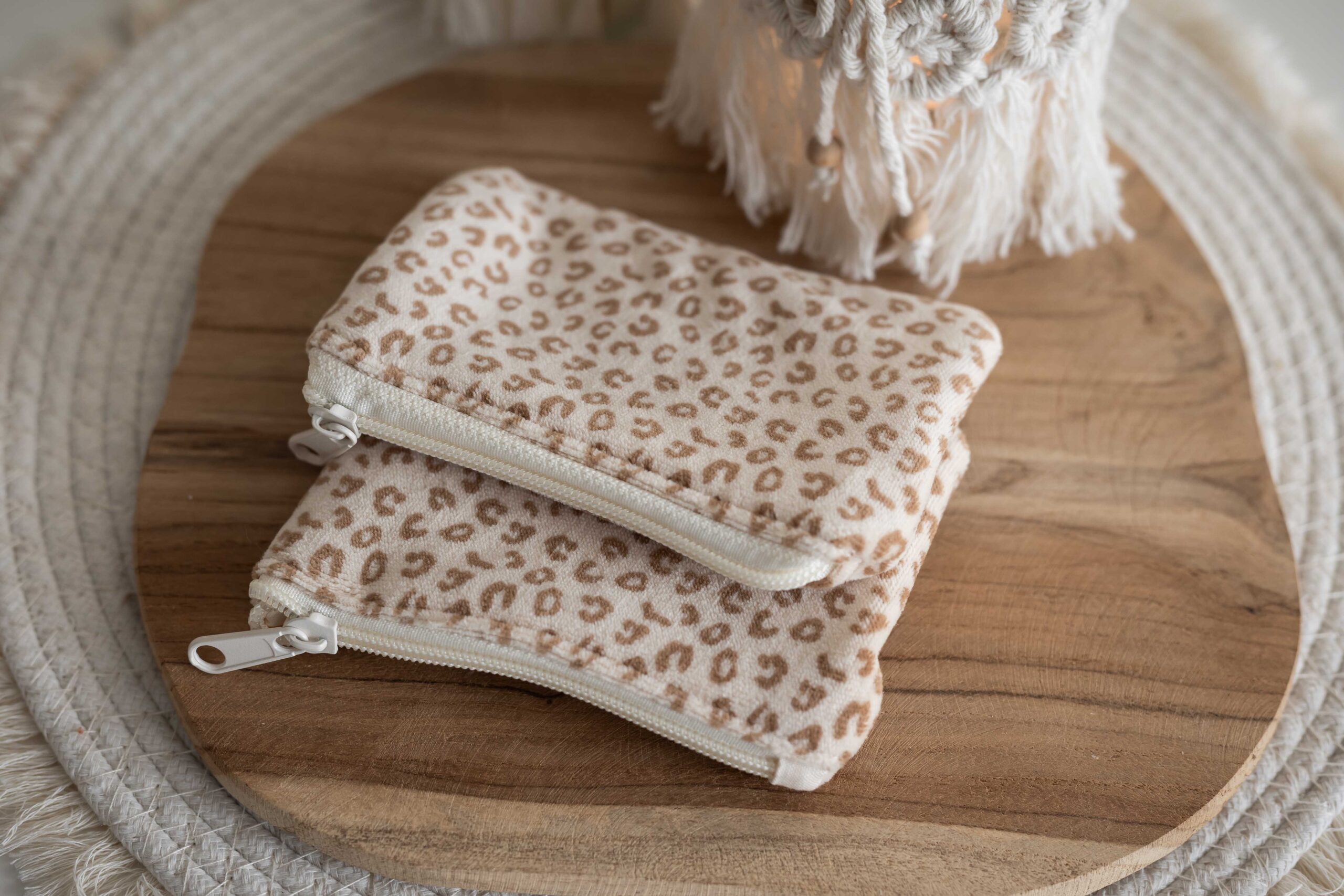 kleine Tasche aus Nickistoff - beige/gold – Bild 4