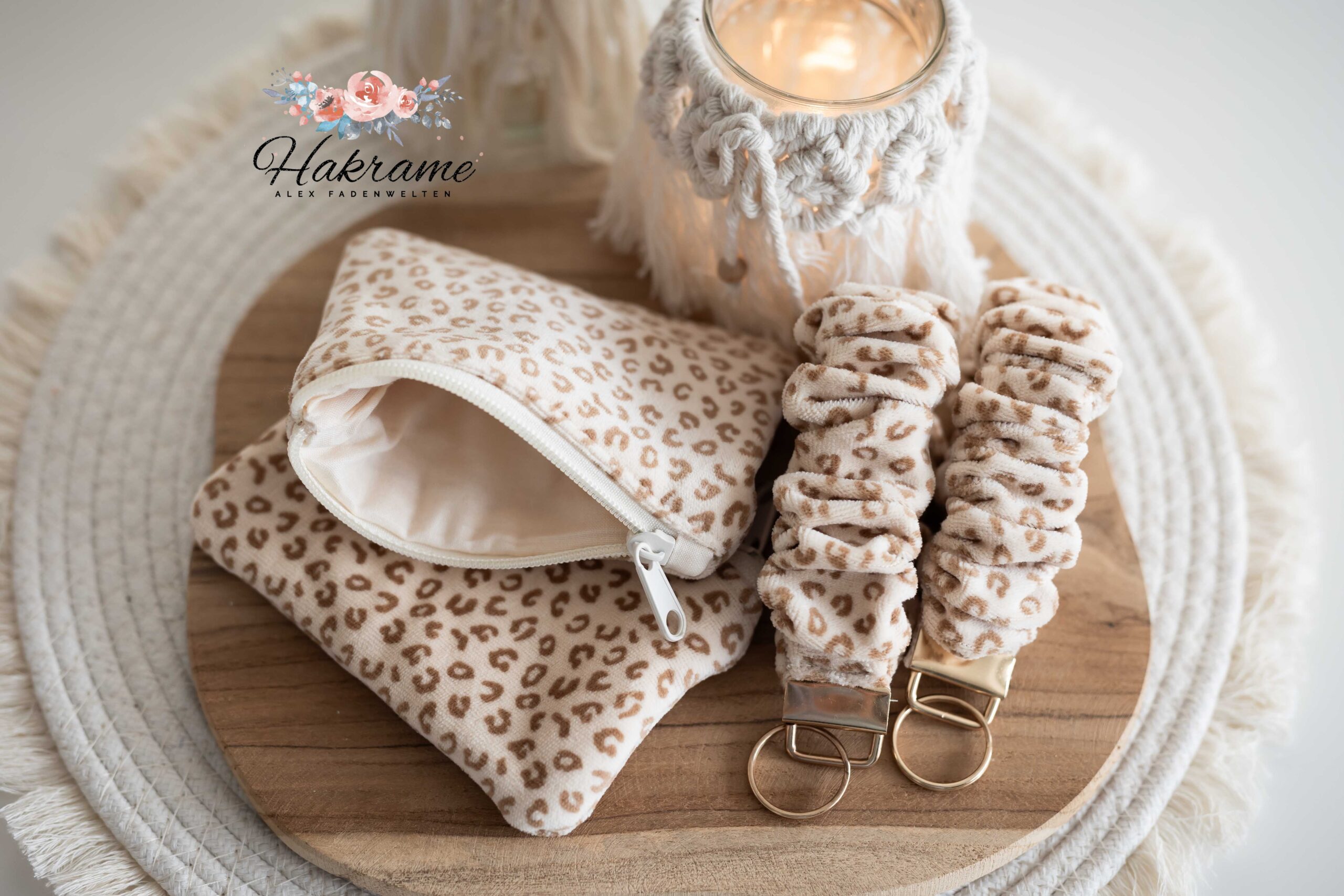 kleine Tasche aus Nickistoff - beige/gold – Bild 3